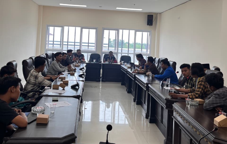 Menuntut Transparansi Pengadaan Tablet Siluman Di Sekretariat DPRD Sumenep, PMII UNIBA Madura Gelar Audiensi